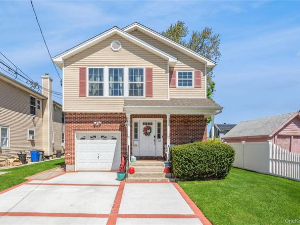 165 Wellesley Street, Hempstead NY 11550
