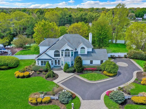 6 Arborvitae Lane, Miller Place NY 11764