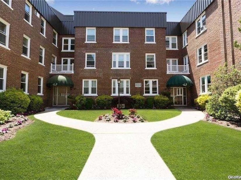 185 Atlantic Avenue B10, Lynbrook NY 11563