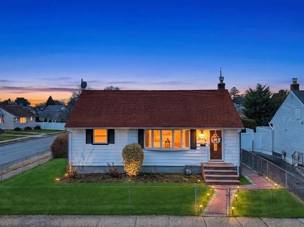 67 Myers Avenue, Hicksville NY 11801