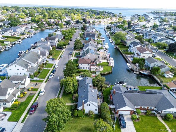 34 Seabreeze Road, Massapequa NY 11758