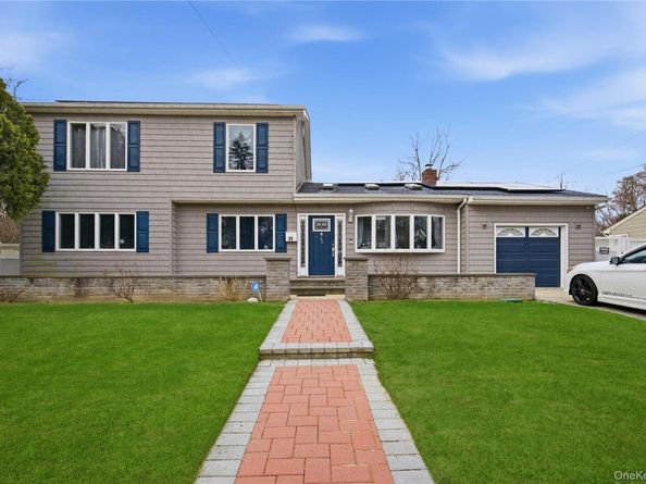 32 Landscape Drive, Wheatley Heights NY 11798