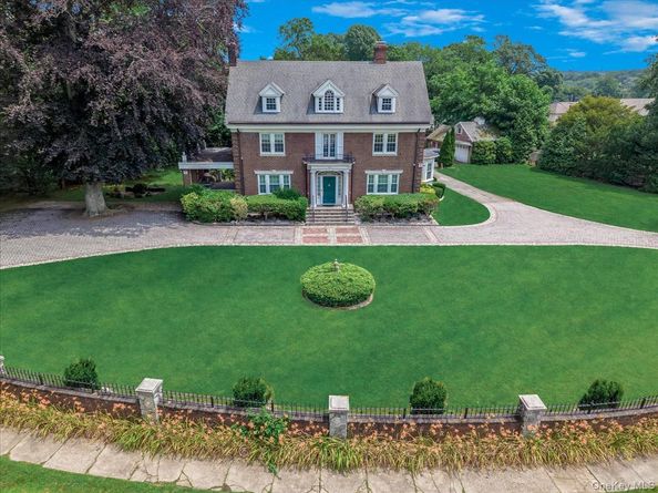 44 Arbor Place, Glen Cove NY 11542