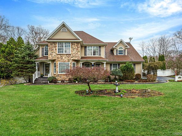 17 Holmes Avenue, Eastport NY 11941