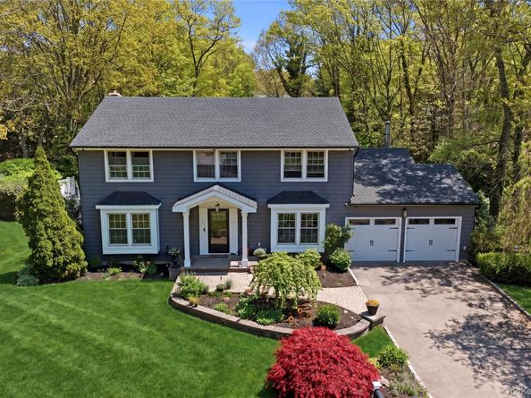 14 Long Acre Lane, Dix Hills NY 11746