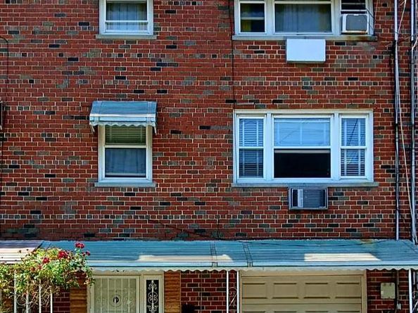 804 E 221st Street, Bronx NY 10467