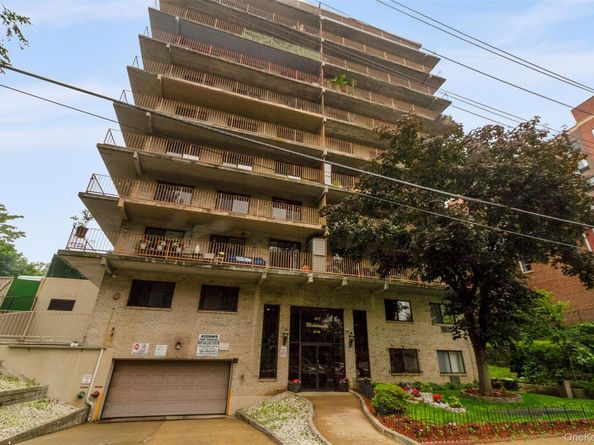 687 Bronx River Road 2A, Yonkers NY 10704