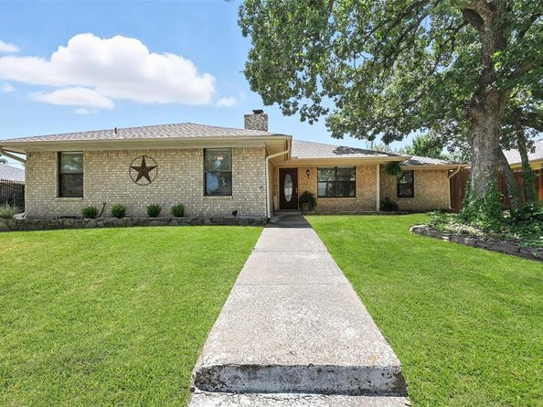 1504  Riviera Court , Arlington Texas 76012