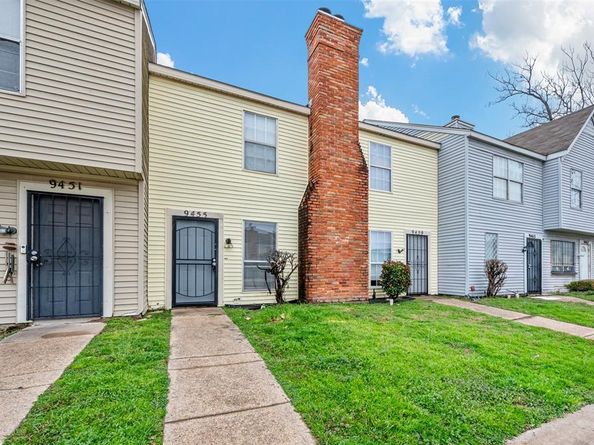 9455  Olde Towne Row , Dallas Texas 75227