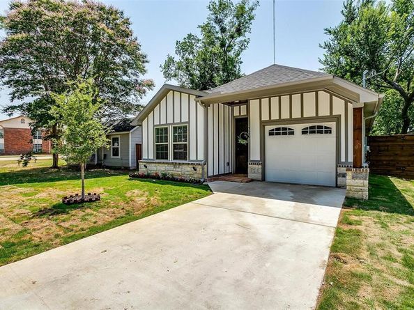 326 S Main Street , Cedar Hill Texas 75104