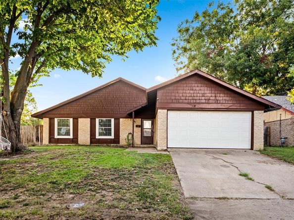 2837  Corrida Court , Grand Prairie Texas 75052