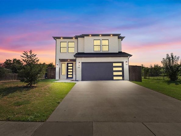 1900  Morris Street , Dallas Texas 75212