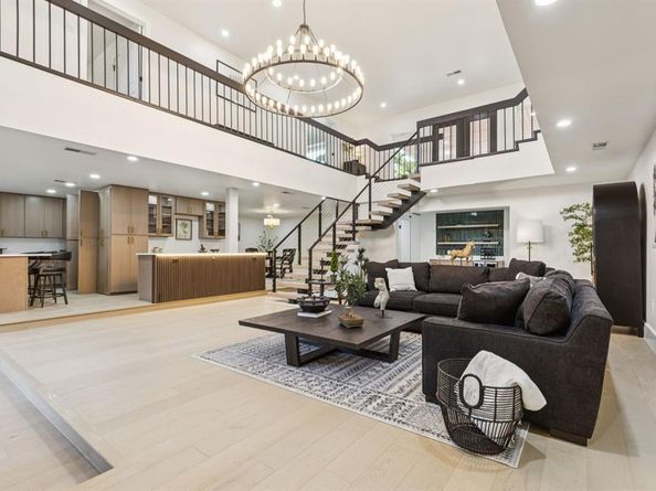 4216  Kelly Elliott Road , Arlington Texas 76016