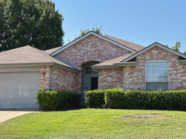 2200  Belton Drive , Arlington Texas 76018