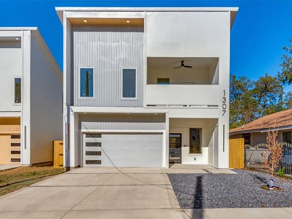 1307  Valley Street , Dallas Texas 75203