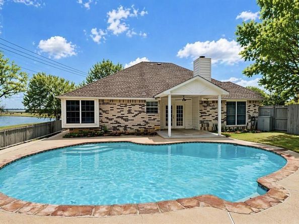 2829  Salado Trail , Fort Worth Texas 76118