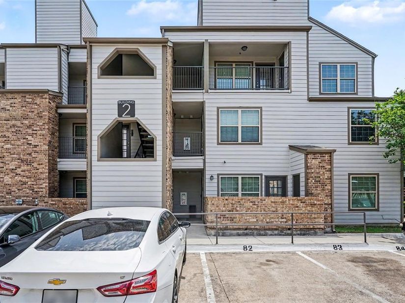 6108  Abrams Road  214, Dallas Texas 75231