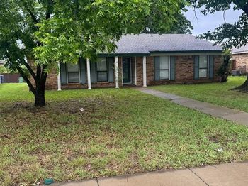912  Navasota Drive 
