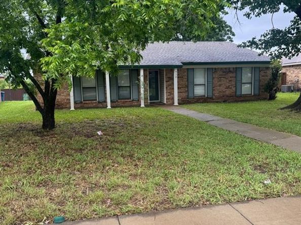 912  Navasota Drive , Garland Texas 75040