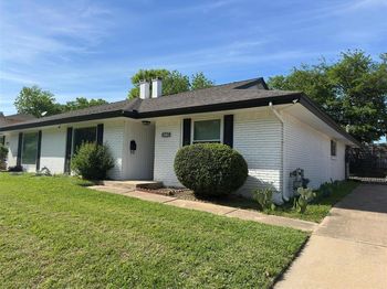 8230  El Retiro Road 