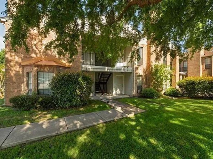 5902  Marvin Loving Drive  204, Garland Texas 75043