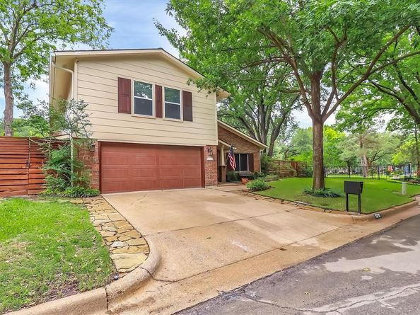 15735  Covewood Circle , Dallas Texas 75248