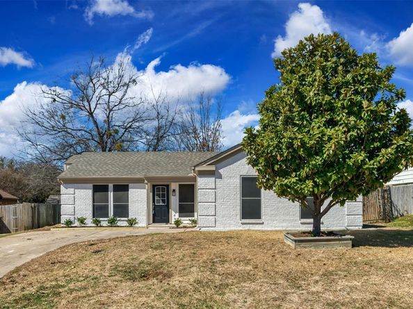 7405  Shadow Bend Drive , Fort Worth Texas 76137