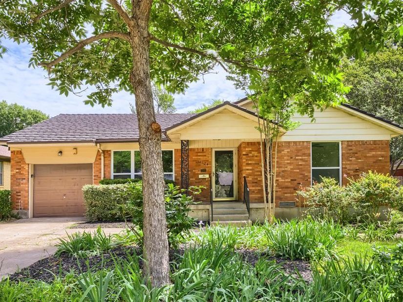 11624  Tuscany Way , Dallas Texas 75218