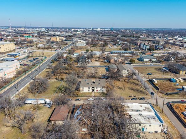 2718  Cleveland Street , Dallas Texas 75215