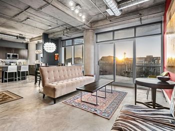 1001  Belleview Street 