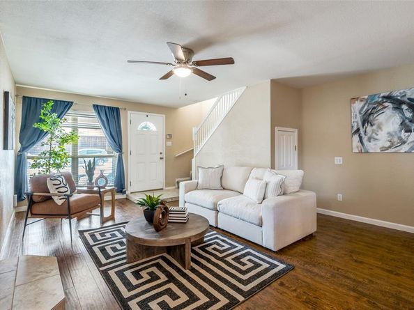 2111  Via Catalina  , Carrollton Texas 75006