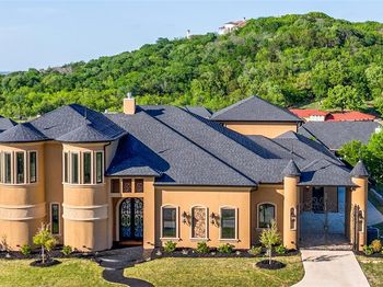 2621  Whispering Oaks Cove 