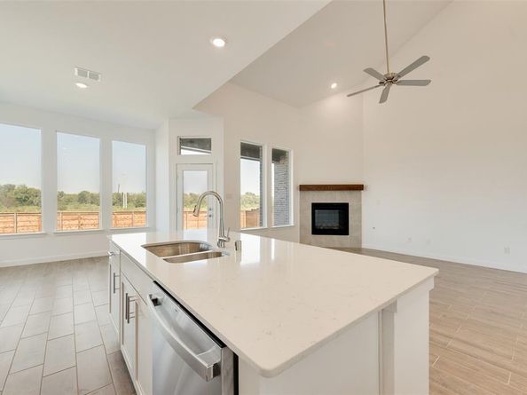 1332  Saddle Sky Trail , Fort Worth Texas 76052