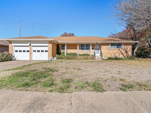 927  Poinsettia Drive , Lancaster Texas 75146