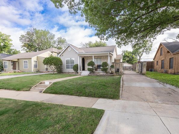 2705  Yucca Avenue , Fort Worth Texas 76111
