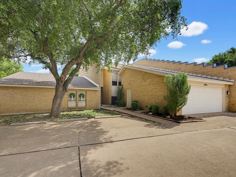 3703  Hulen Park Drive , Fort Worth Texas 76109