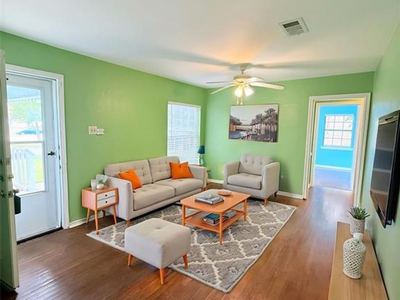 11827  Gaston Parkway , Dallas Texas 75218