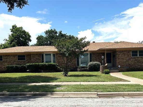 105  Lindenwood Drive , Lancaster Texas 75134