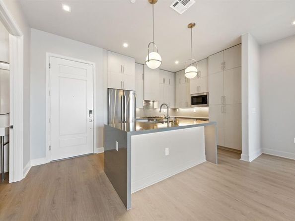 1900 S Ervay Street  311, Dallas Texas 75215