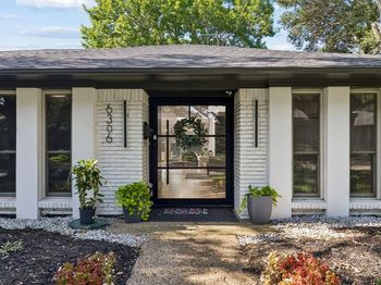 6306  Glennox Lane 