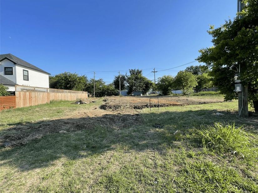 1400 E Morphy Street , Fort Worth Texas 76104