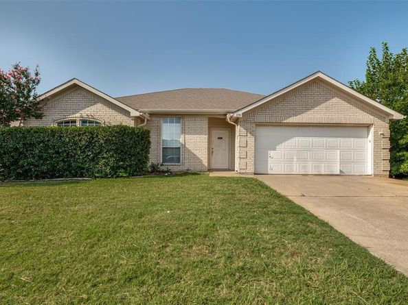 330  Mesquite Hill Drive , Arlington Texas 76002