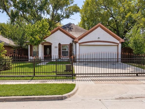922  Bayonne Street , Dallas Texas 75212