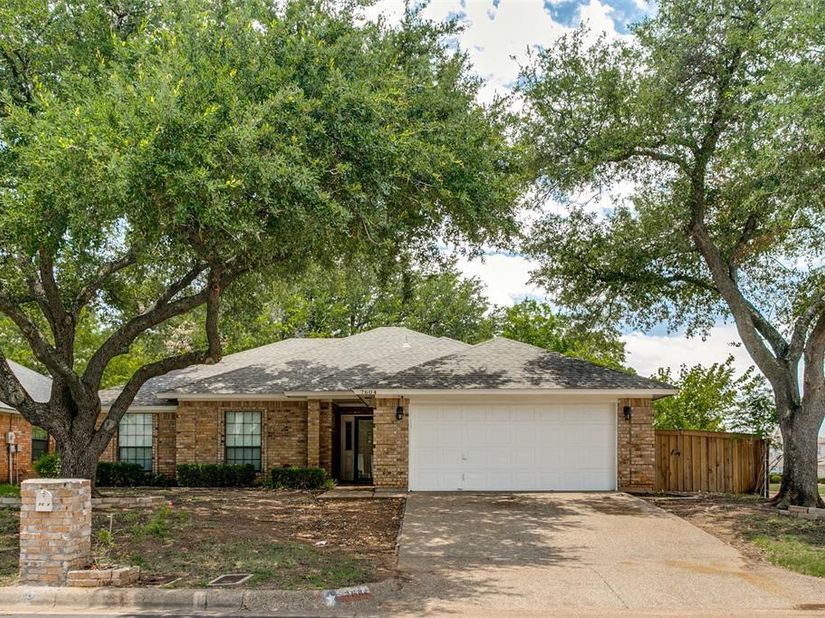 7604  Blossom Drive , Fort Worth Texas 76133