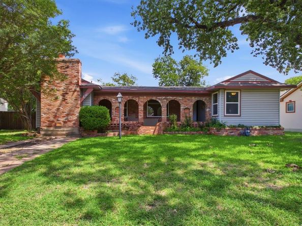 1625  Meadowbrook Drive , Garland Texas 75042