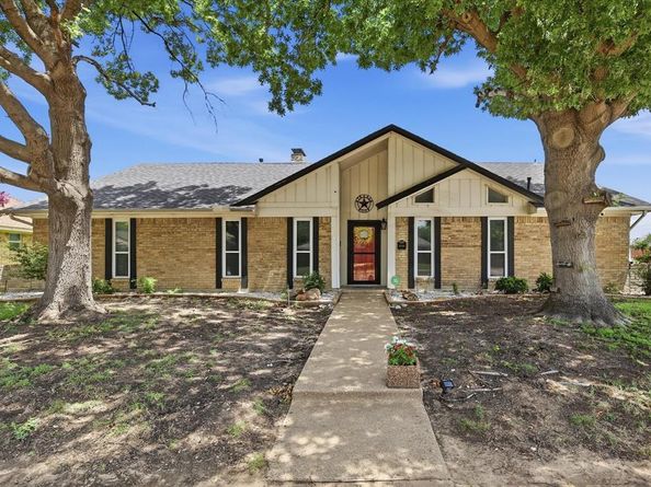 1000  Oxfordshire Drive , Carrollton Texas 75007