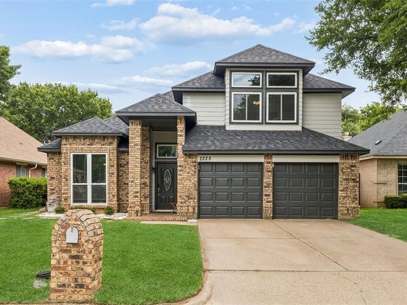 2225  Chapel Downs Drive , Arlington Texas 76017