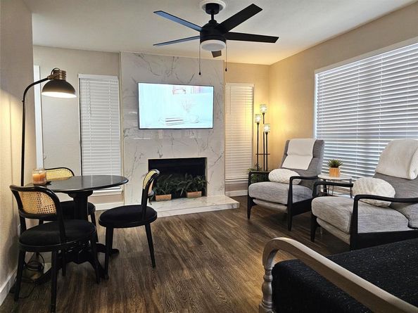 5821  Marvin Loving Drive  111, Garland Texas 75043