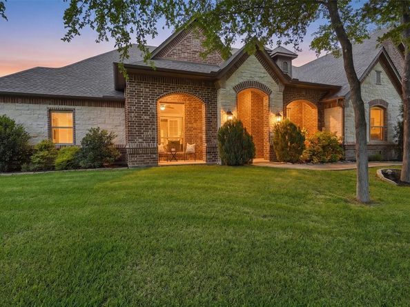 10512  Estancia Court , Fort Worth Texas 76108