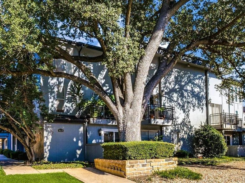 4020  Holland Avenue  213, Dallas Texas 75219